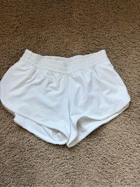 White Lululemon Women’s shorts size 4